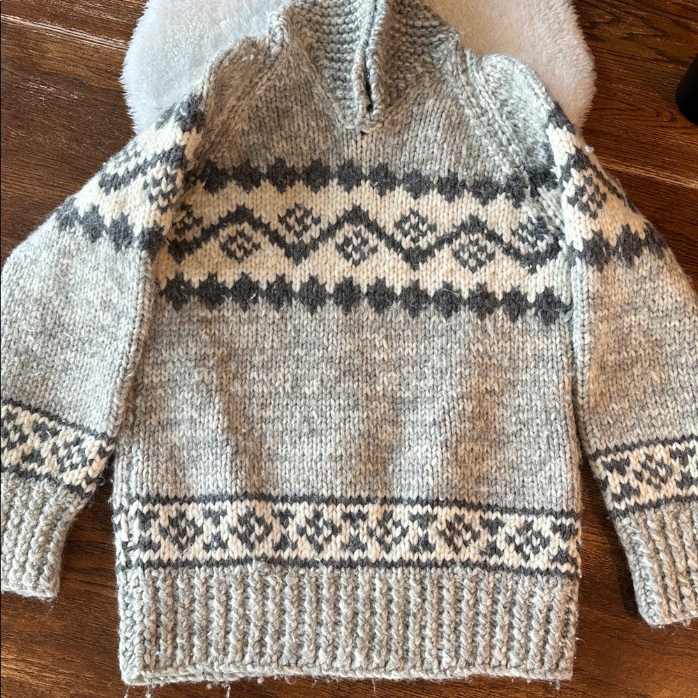 Cowichan Wool
Sweater - Picture 4 of 7